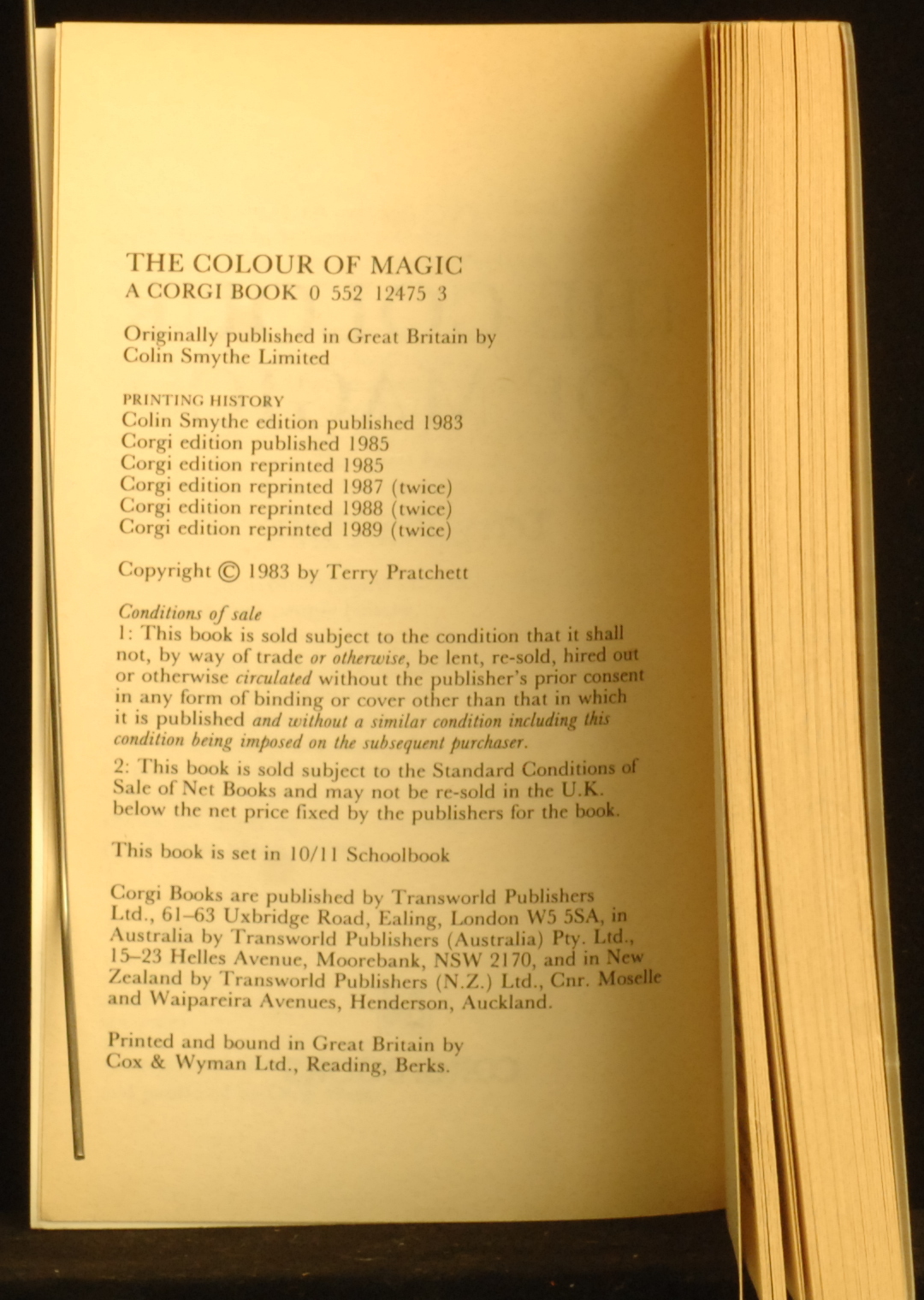 mbb006624c_-_Pratchett_Terry_-_The_Colour_Of_Magic.jpg