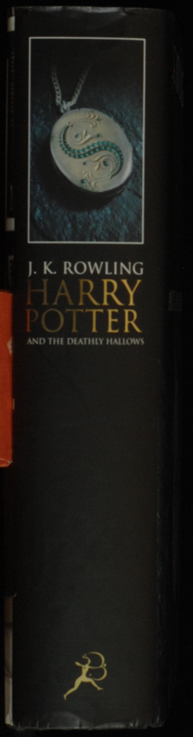 mbb007178c_-_Rowling_J_K_-_Harry_Potter_And_The_Deathly_Hallows.jpg