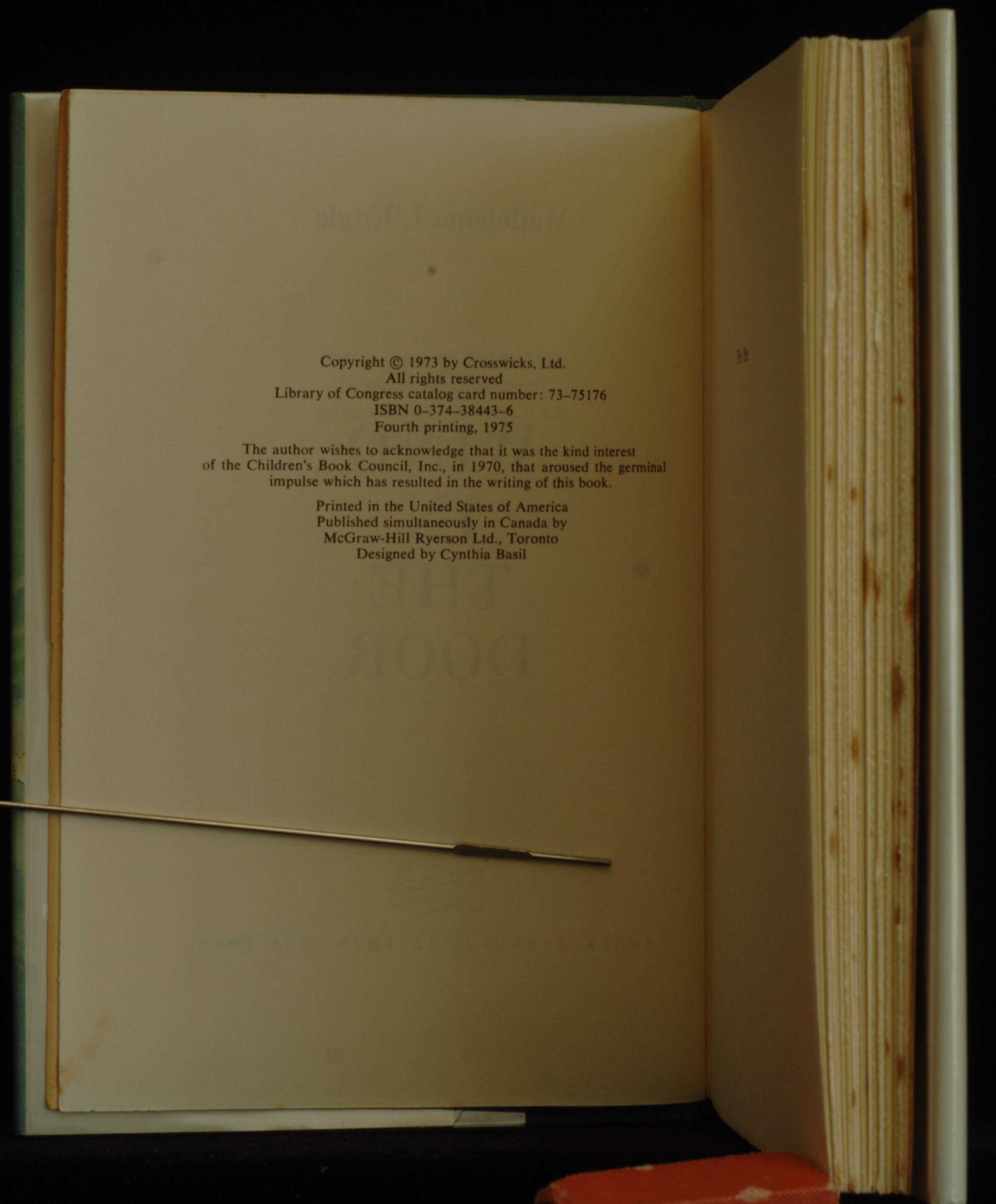 mbb007236d_-_L_Engle_Madeleine_-_A_Wind_In_The_Door.jpg