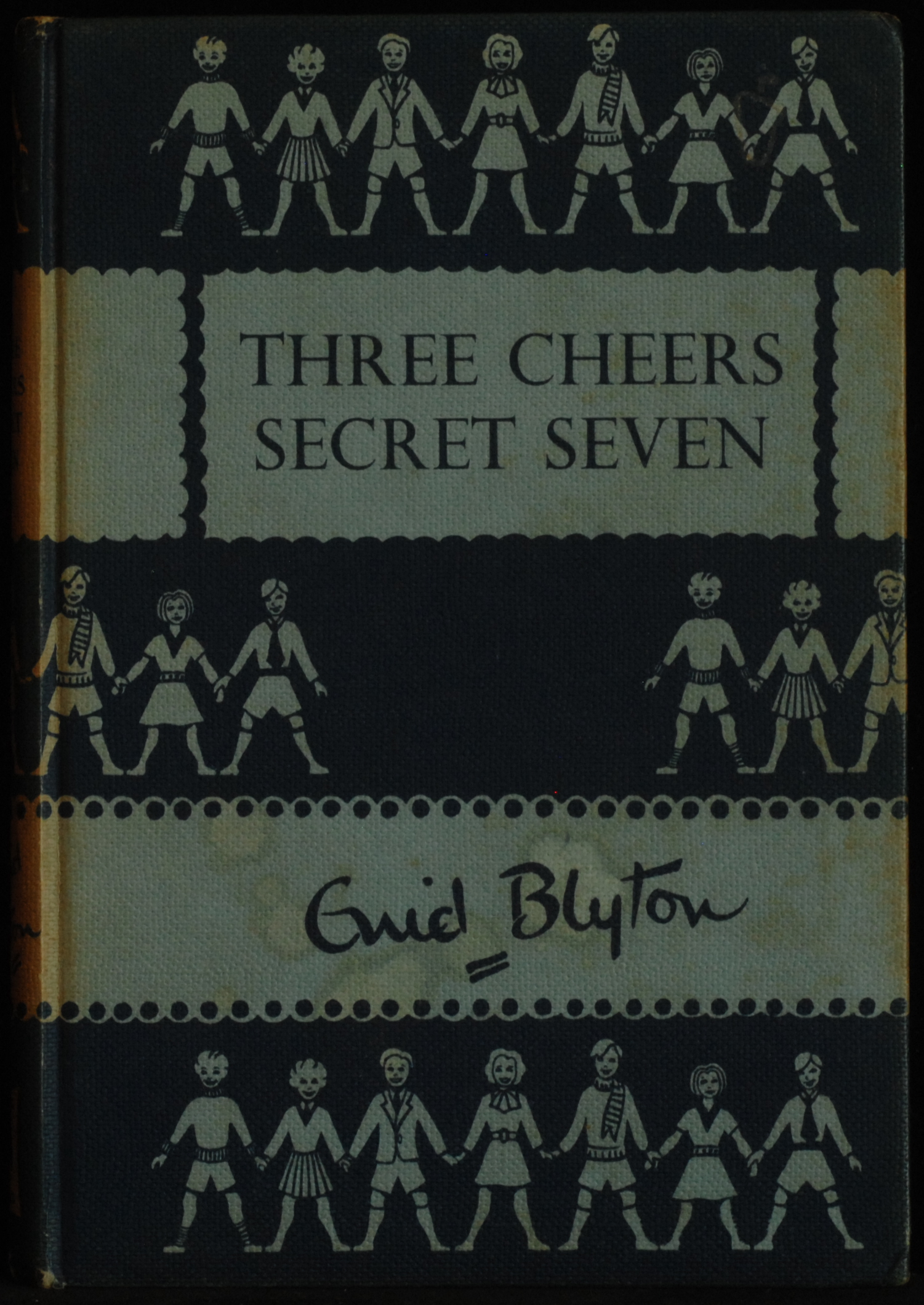 mbb007268a_-_Blyton_Enid_-_Three_Cheers_Secret_Seven_-_BURGESS_SHARROCKS.jpg