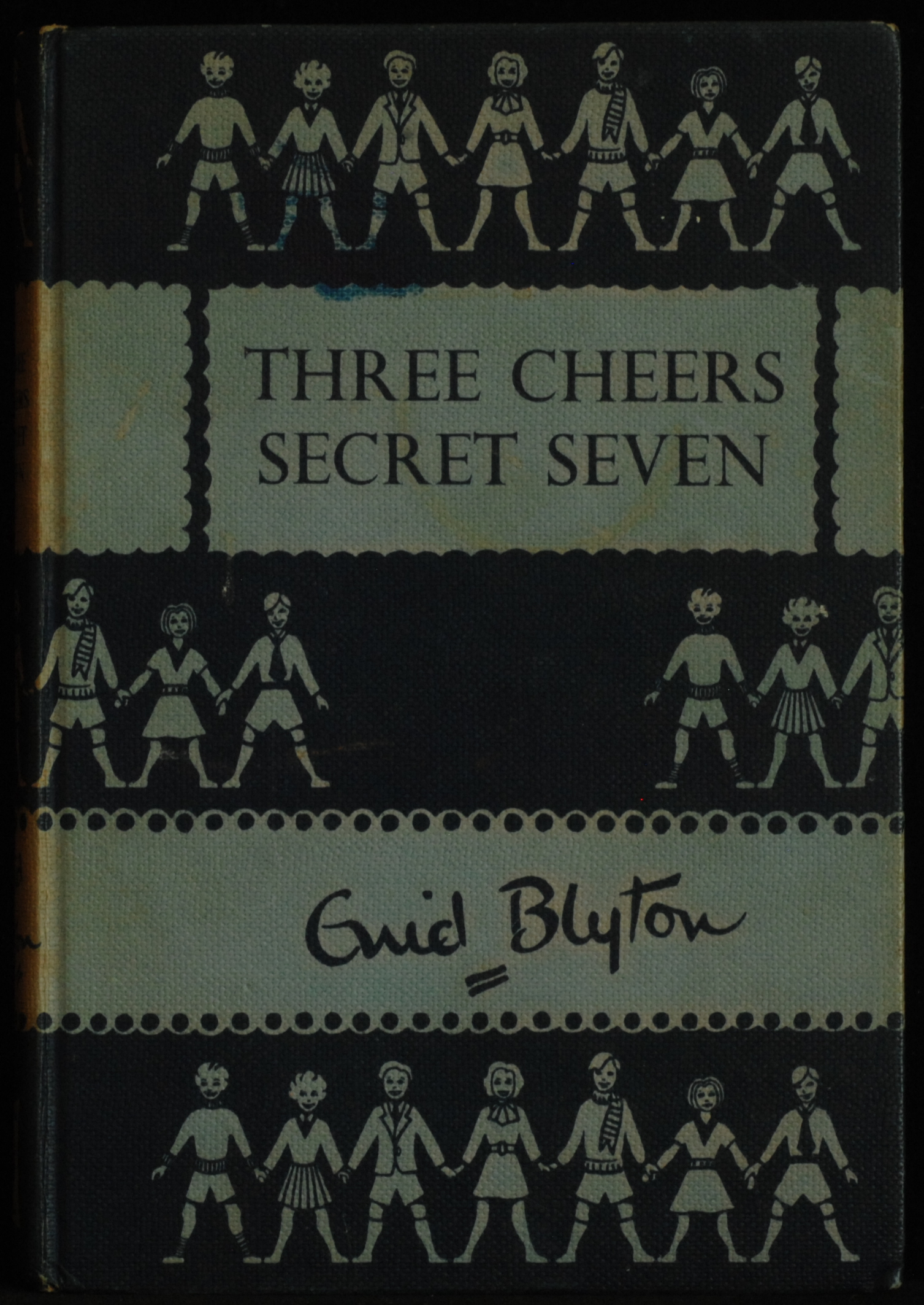 mbb007269a_-_Blyton_Enid_-_Three_Cheers_Secret_Seven_-_BURGESS_SHARROCKS.jpg