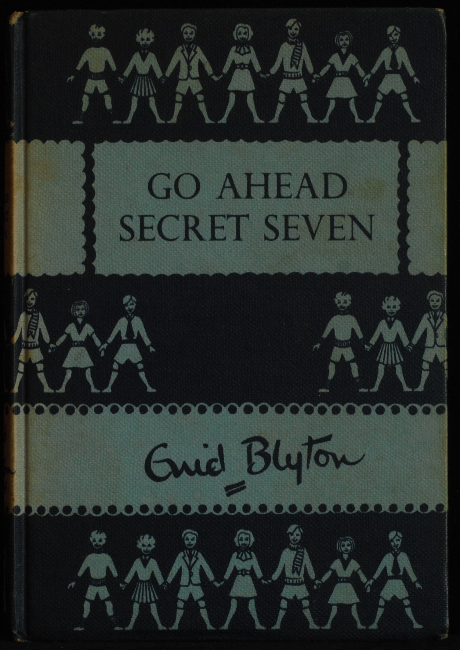 mbb007270a_-_Blyton_Enid_-_Go_Ahead_Secret_Seven_-_BRUNO_KAY.jpg